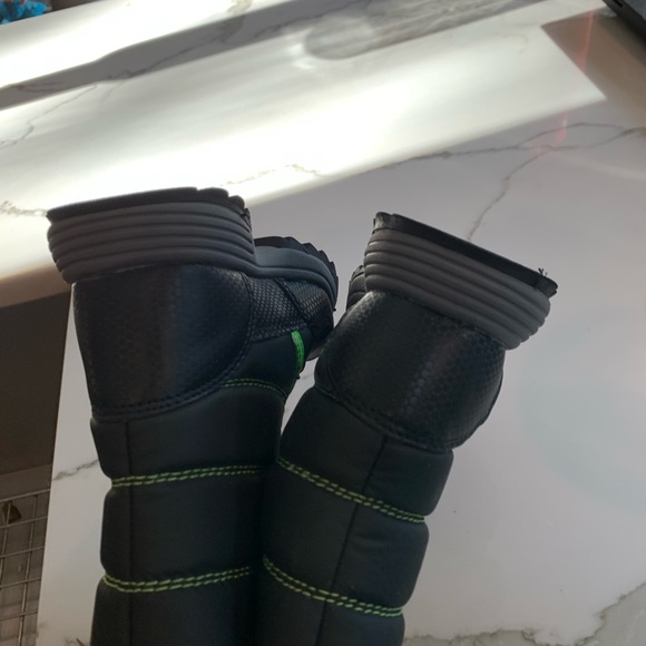 Toddler boys fur lined snow boots - Picture 5 of 6